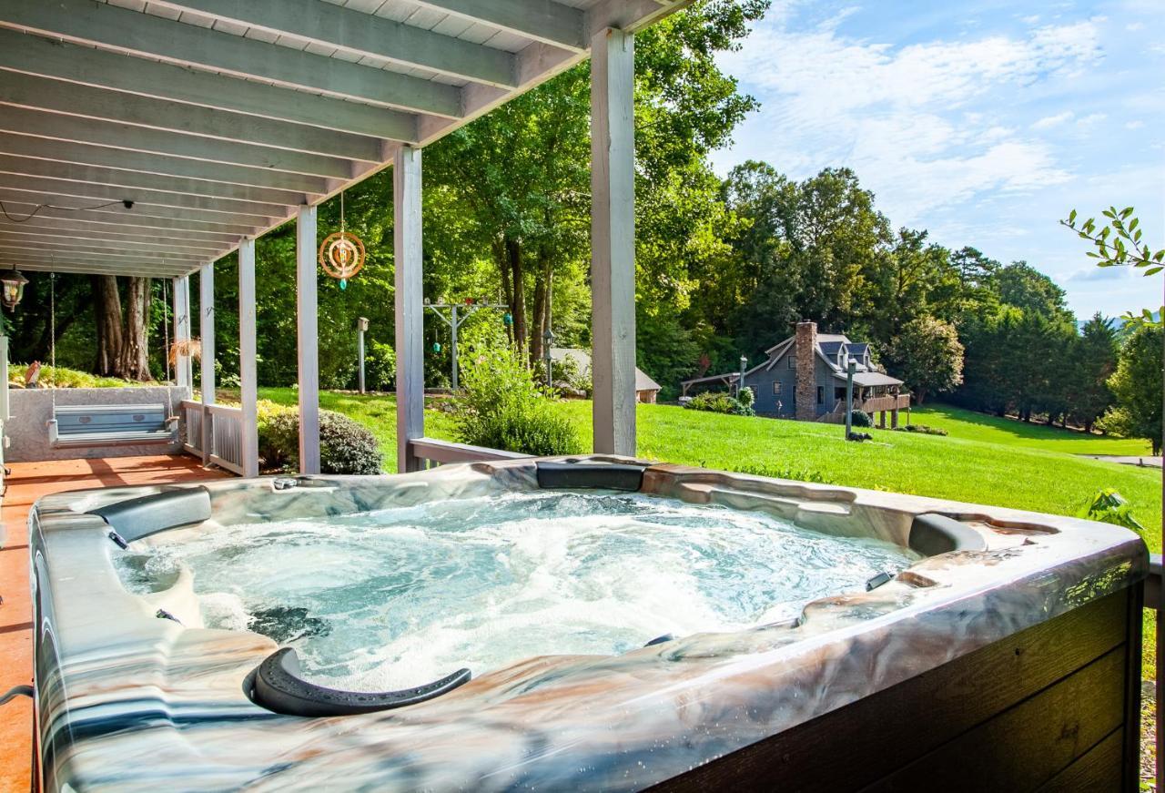 Ole Smoky Bnb - Game Room, Hot Tub, Mtn Views! Pigeon Forge Luaran gambar