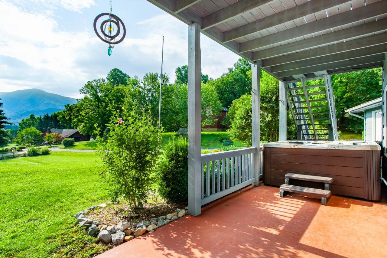 Ole Smoky Bnb - Game Room, Hot Tub, Mtn Views! Pigeon Forge Luaran gambar