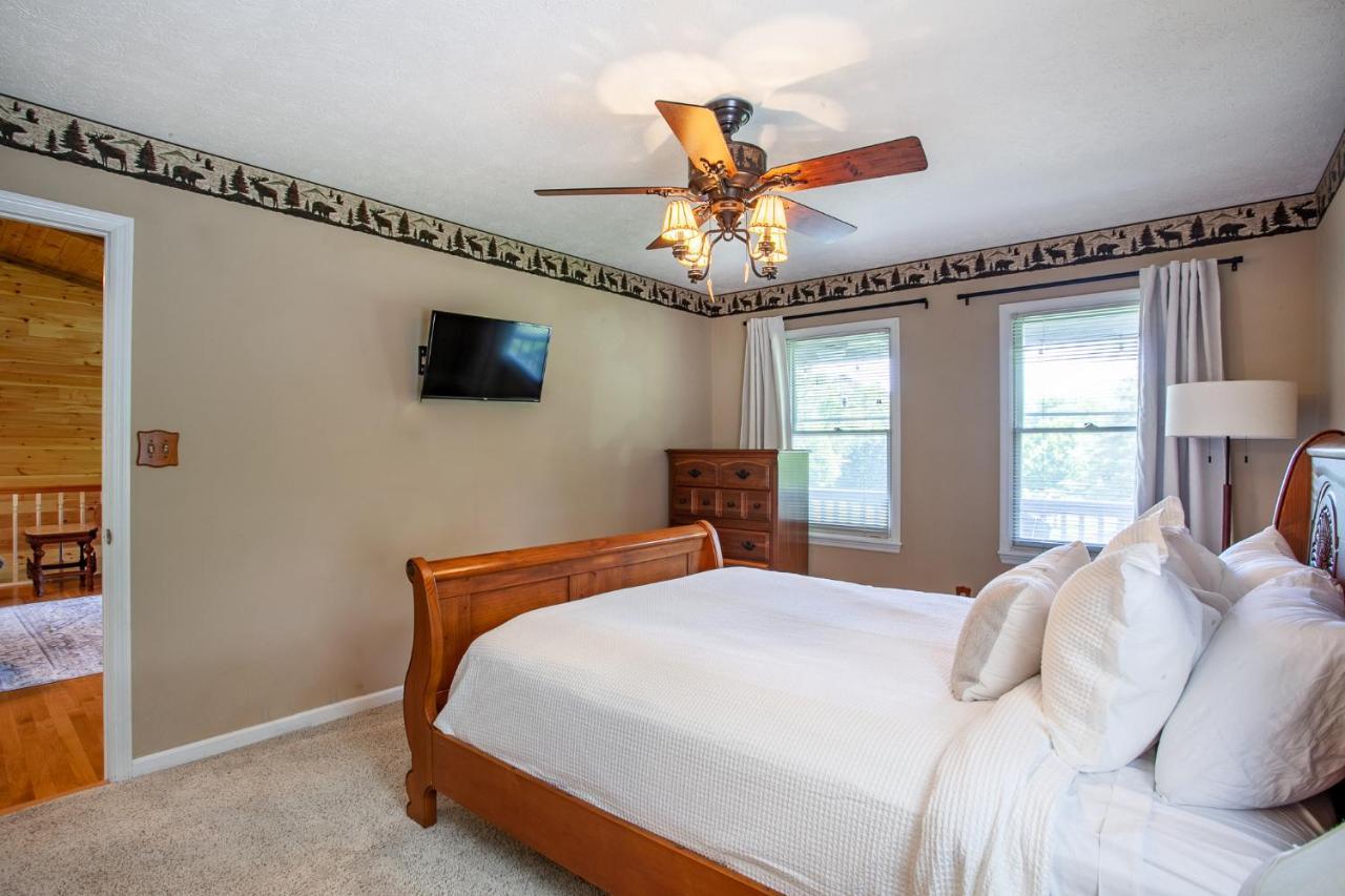 Ole Smoky Bnb - Game Room, Hot Tub, Mtn Views! Pigeon Forge Luaran gambar