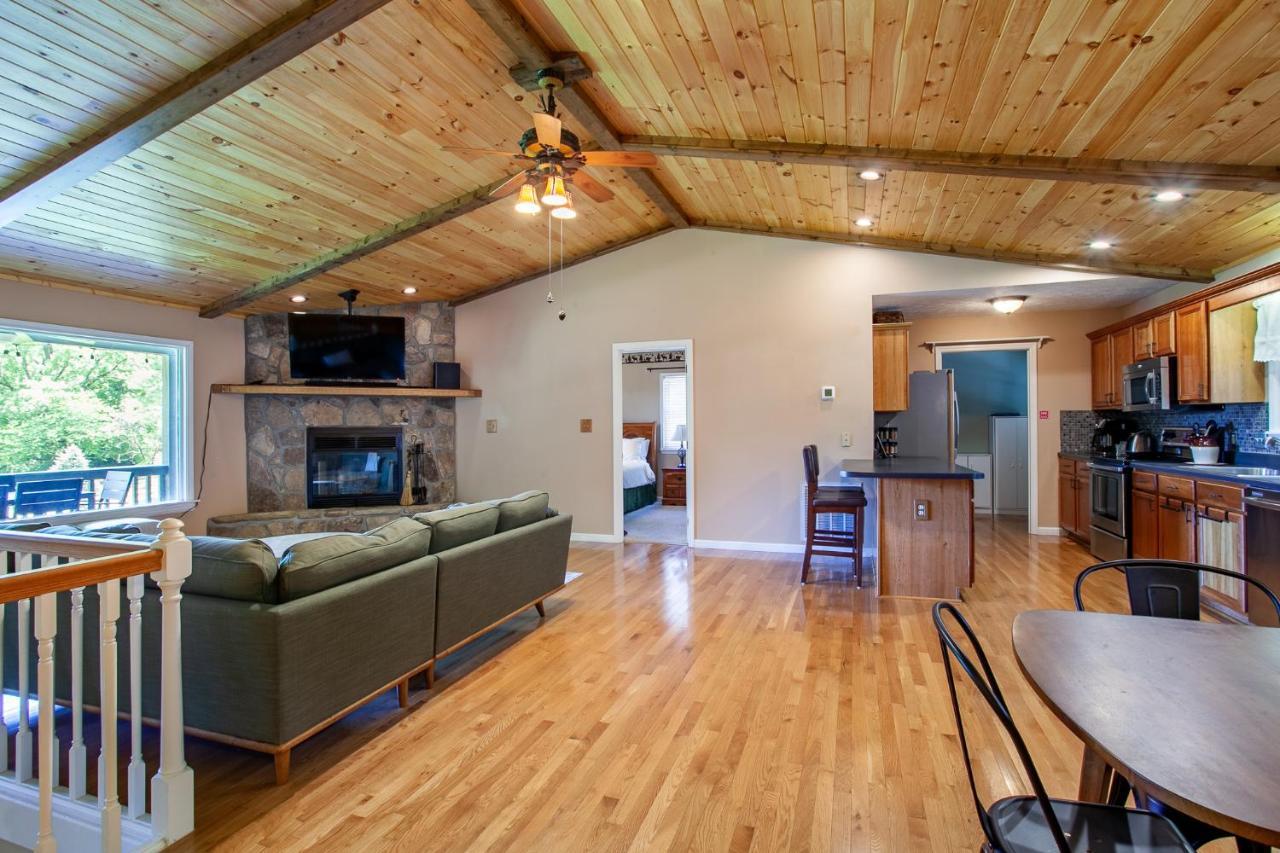 Ole Smoky Bnb - Game Room, Hot Tub, Mtn Views! Pigeon Forge Luaran gambar