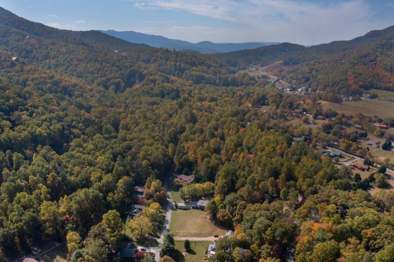 Ole Smoky Bnb - Game Room, Hot Tub, Mtn Views! Pigeon Forge Luaran gambar